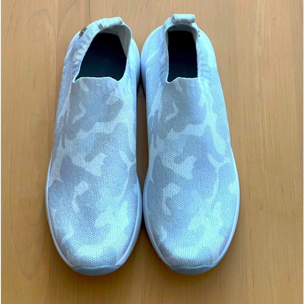JUICY CONTOUR ATHLETIC SHOES